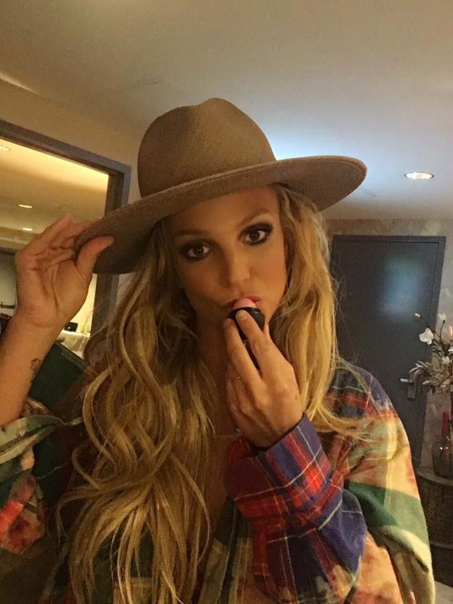 Britney Spears geht neue Wege (Foto: Facebook)