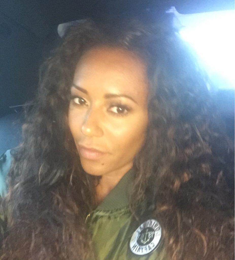 Mel B. - was ist los? (Foto: Facebook)