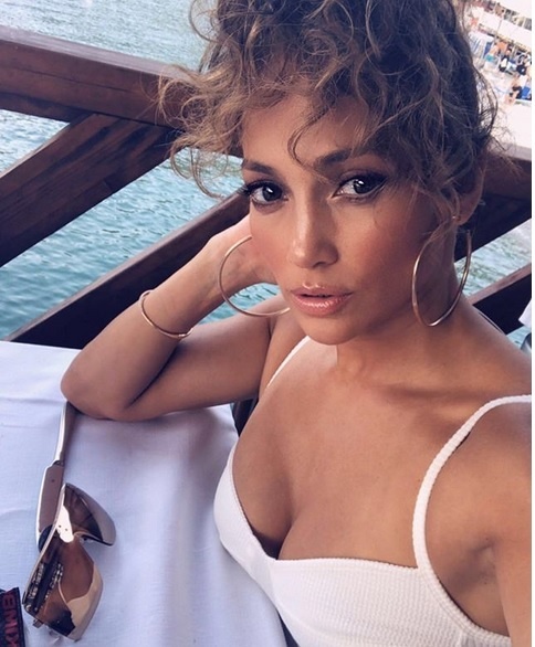 Jennifer Lopez (jlo/Instagram)